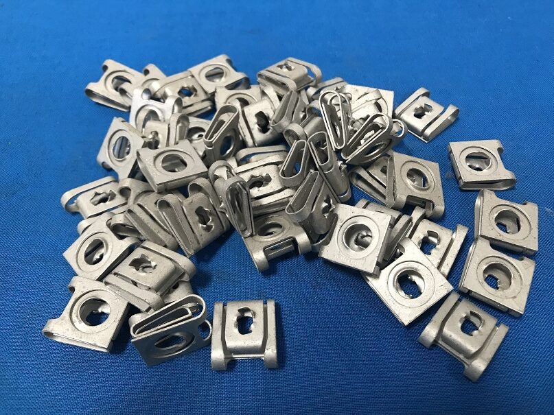 SOUTHCO Quarter turn clip on receptacle Steel. SOLD IN LOT OF 50PCS