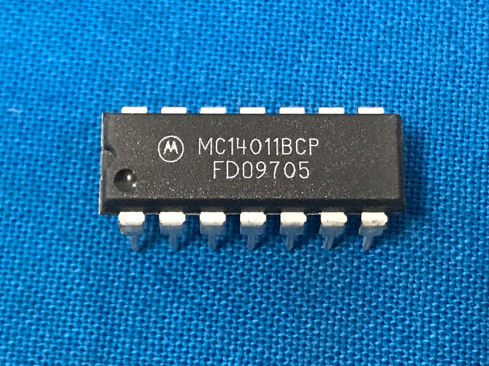 MC14011BCP, FD09705 Integrated circuits Motorola Sold in lot of 5pcs