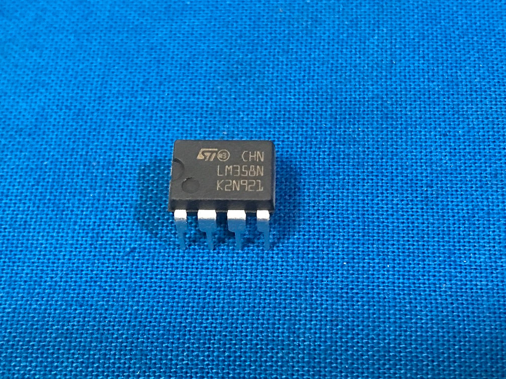 LM358N ST Operational amplifier Dual OPAMP DIP8 (sold in lot of 19pcs)