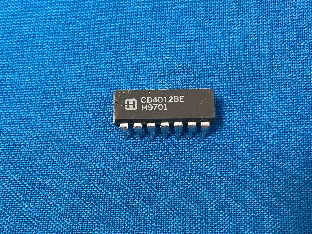CD4012BE NAND gate IC 2 channel 14p-dip (sold in lot of 20pcs)