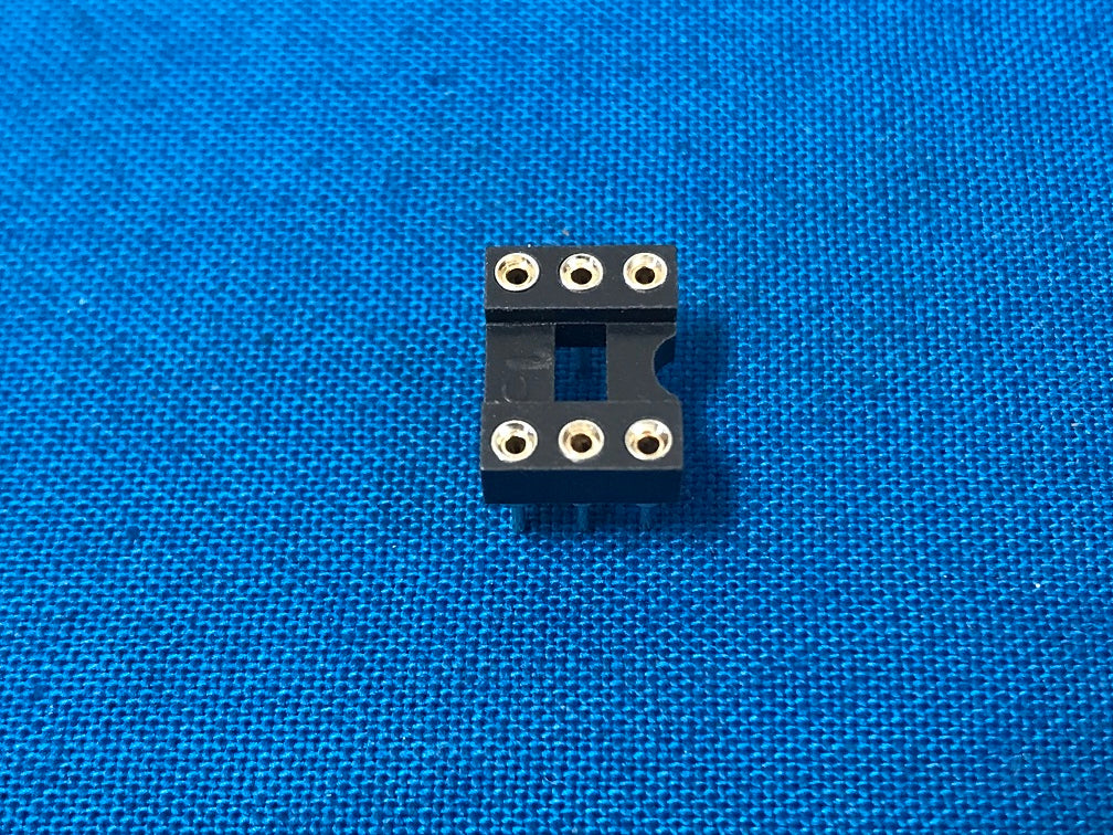 167004 6 Position IC socket gold thru circuit board solder mount (sold in lot of 22 pcs)