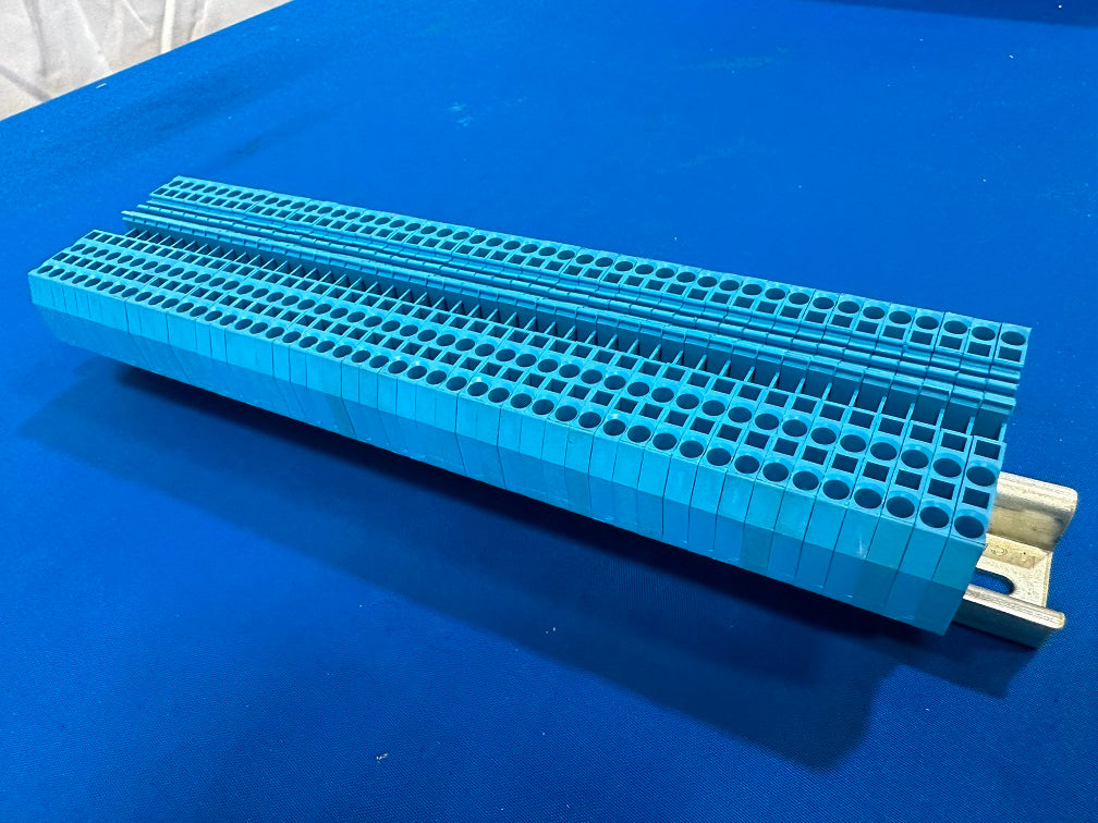 280-684 WAGO - Din rail mount terminal block 3 position (sold in lot of 54)