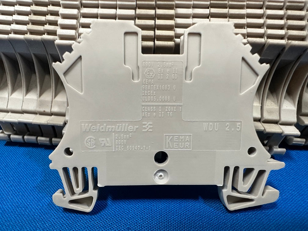 1024100000 wdu-2.5 Weidmuller Din rail terminal blocks feed thru 22awg-12awg max (sold in lot of 40)