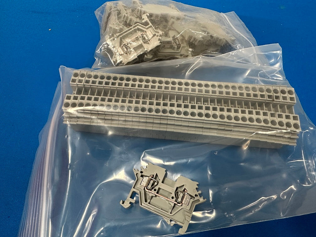 280-601 WAGO Feed thru terminal block grey, (sold in lot of 56pcs)