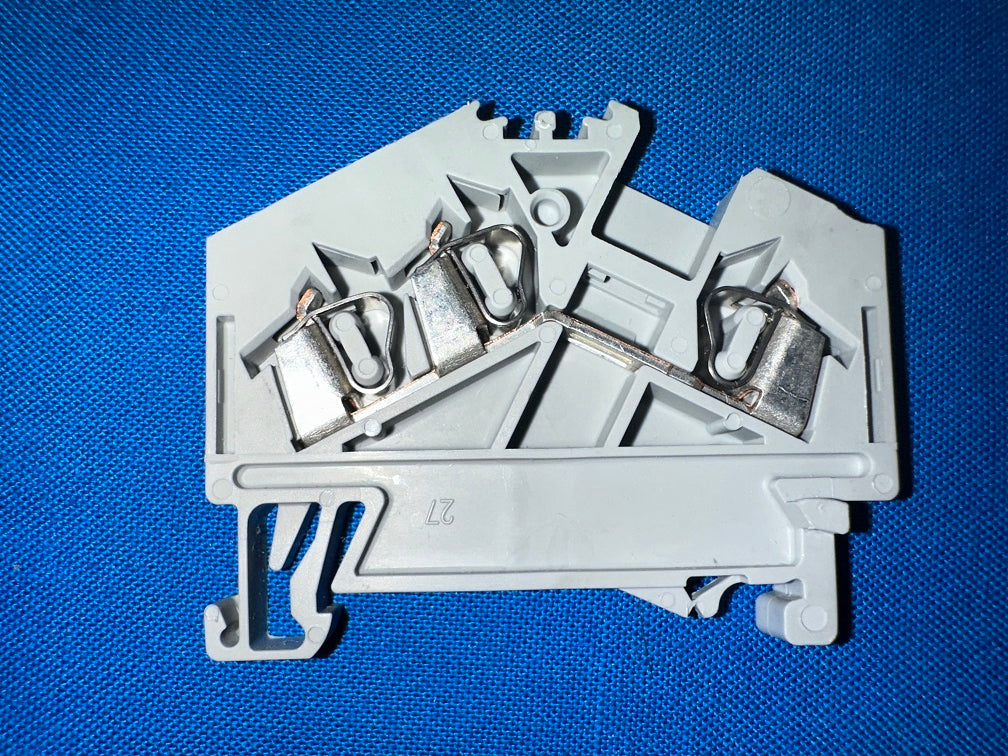 280-691 WAGO Terminal block 3 position Feed thru (sold in lot 0f 24pcs)