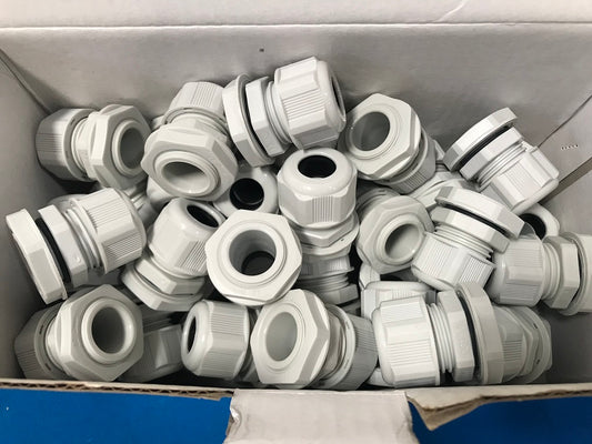 P13512 BEISIT  Cable glands, Approved plastic and cable glands, color grey (Sold in lot of 40 pcs)