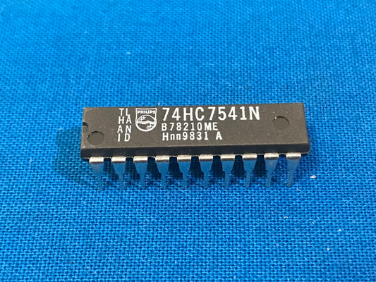 74HC7541N  8 Bit Buffer/line driver with schmitt-trigger inputs and 3 states outputs. (sold in lot of 10pcs).