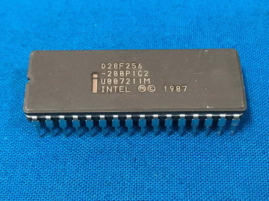 D28F256 -200P1C2 UOO7211M    INTEL 256K (32K x 8) CMOS Flash memory Dip PLCC 32 pin type. (sold in lot of 3pcs)