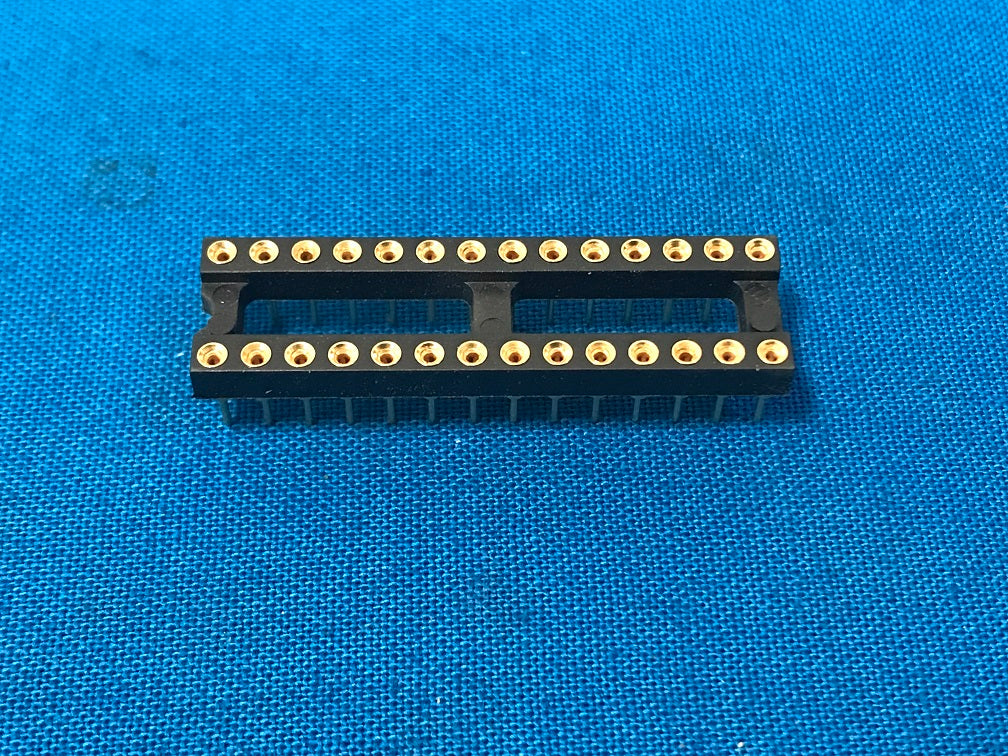 575-113322, 28 pin dip socket,IC gold thru-hole. (sold in lot of 28pcs)