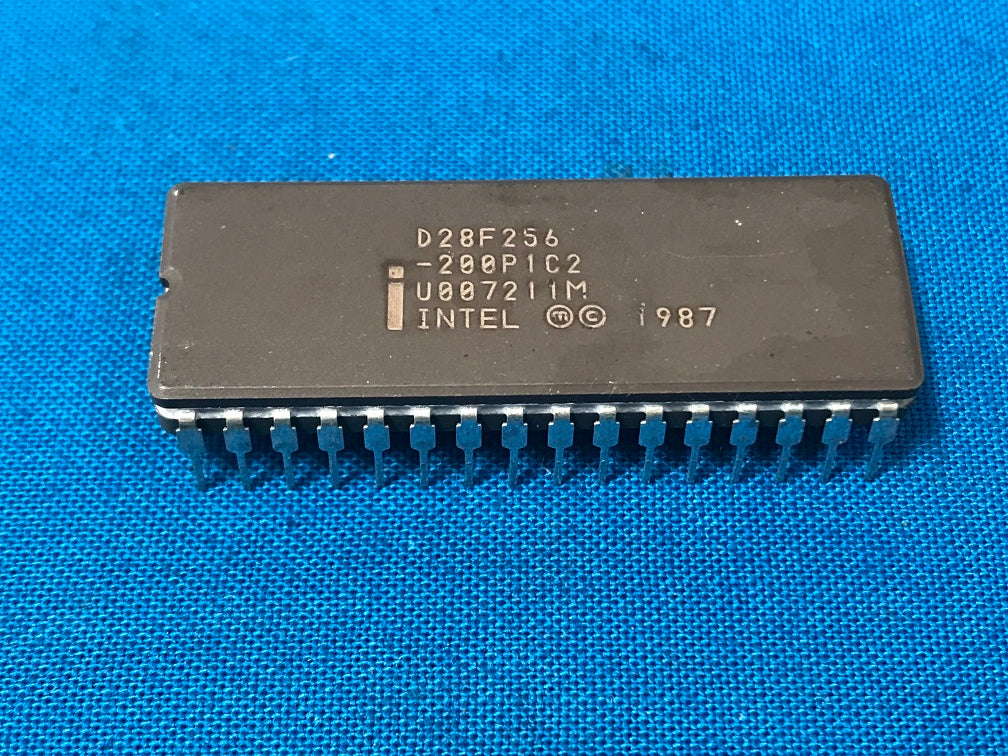 D28F256, 200P1C2, U007211M,  Brand INTEL IC,FLASH  32PIN (sold in lot of 3 pcs)