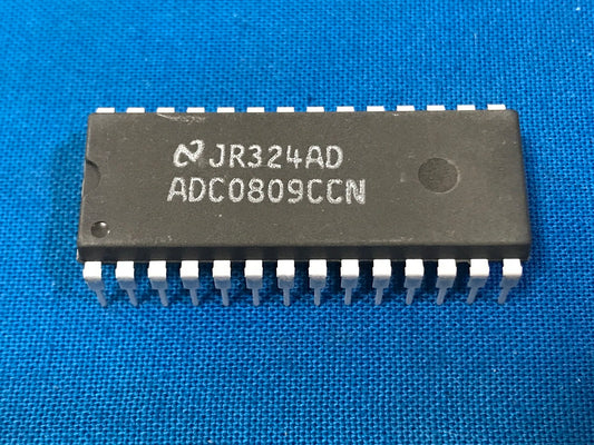 ADC0809CCN  8 bit 28 pin 8 input analog to digital converter integrated circuit.(sold in lot of 4)