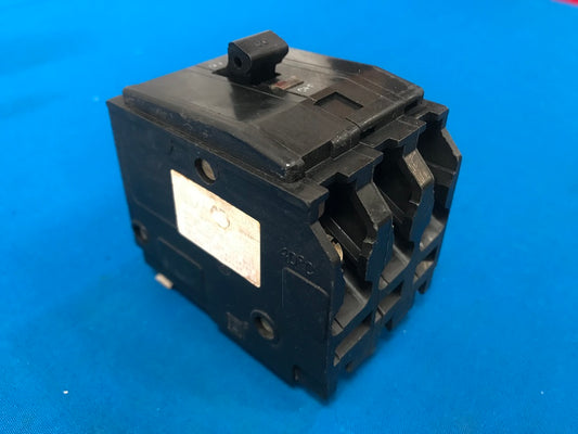 LL-4344  SQUARE D, TYPE Q0, 30 AMP CIRCUIT BREAKER