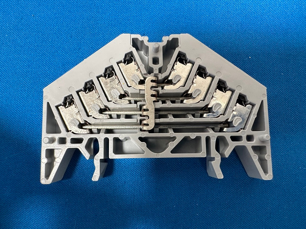 1173890000  WEIDMULLER  PPV 4 GR 35X7.5 DGR   Terminal block distribution  16 position  24-16awg ( sold in lot of 14pcs)